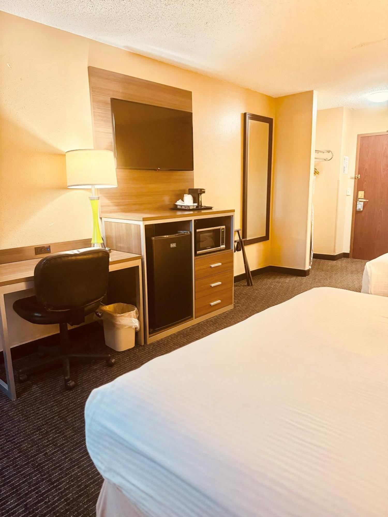 Super 8 By Wyndham St Charles Otel Saint Charles Dış mekan fotoğraf