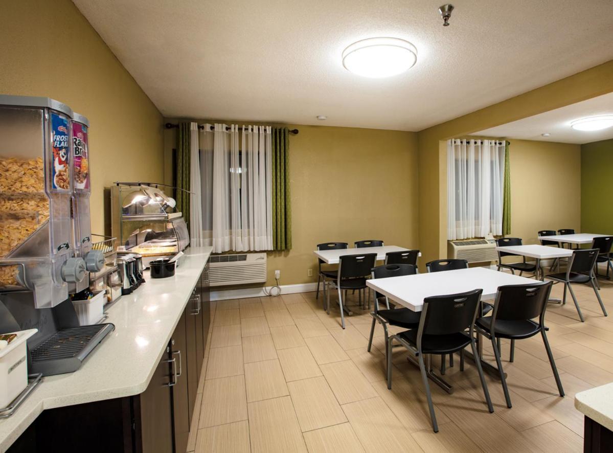 Super 8 By Wyndham St Charles Otel Saint Charles Dış mekan fotoğraf